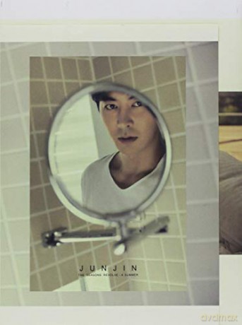 Jun Jin: Seasons Revolve: A Summer Photobook [CD]