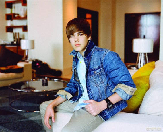 Justin Bieber: Under The Mistletoe (Deluxe) [CD]+[DVD]