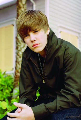 Justin Bieber: Under The Mistletoe (Deluxe) [CD]+[DVD]
