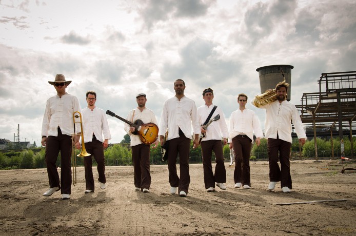 The Mighty Mocambos: Showdown [CD]