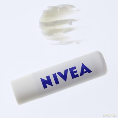 NIVEA Med Protect Pielęgnująca pomadka do ust 4,8 g