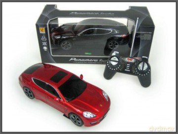 Auto na radio Porsche Panamera
