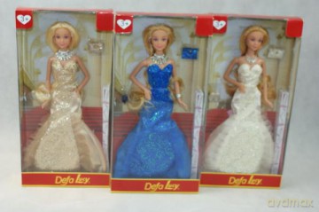 Lalka Defa Lucy w sukni