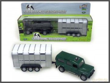 Land Rover z przyczepą do transportu zwierząt