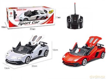 Samochód sportowy z ładowarką