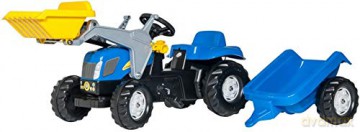 Traktor New Holland z łyżką i przyczepą