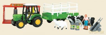 Traktor z maszynami - Farma