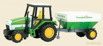 Traktor z maszyną