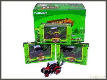 Traktor z osprzętem