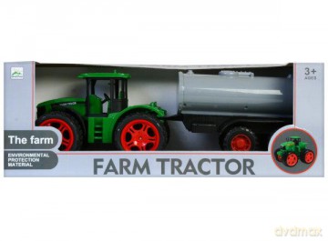 Traktor z przyczepą