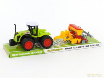 Traktor z przyczepą i napędem pod kloszem