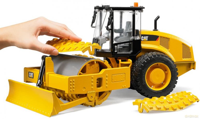 Walec wibracyjny CAT z równiarką