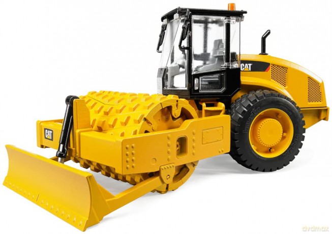 Walec wibracyjny CAT z równiarką