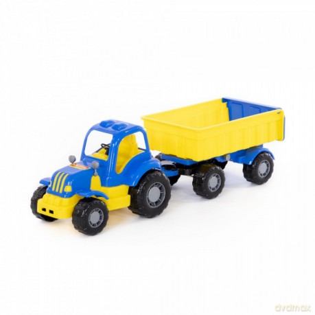 Siłacz, traktor z przyczepą Nr1