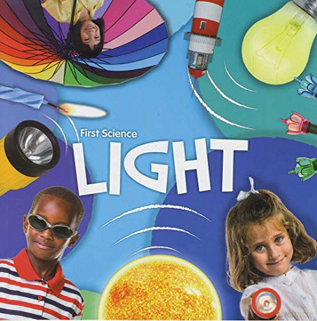 Light (First Science) - Steffi Cavell-Clarke [KSIĄŻKA]