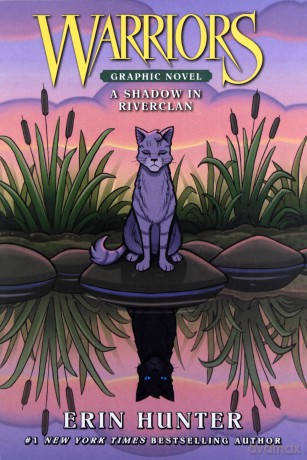 Warriors: A Shadow in RiverClan (Warriors Graphic Novel) - Erin Hunter [KSIĄŻKA]