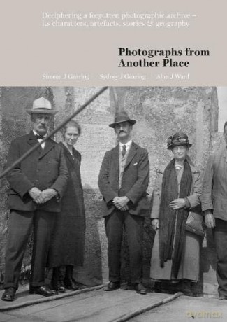 Photographs From Another Place - Alan Ward [KSIĄŻKA]