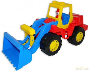 Traktor z ładowarką w siatce