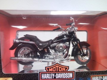 Motor Harley z podstawką