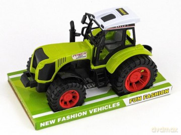 Traktor z napędem pod kloszem