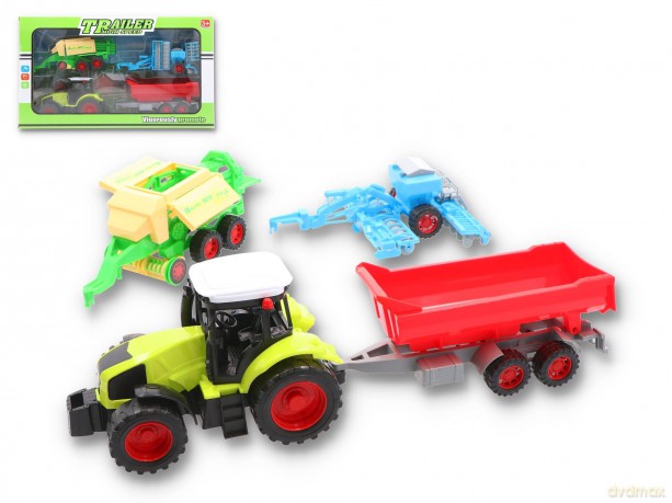 Traktor z maszynami rolniczymi