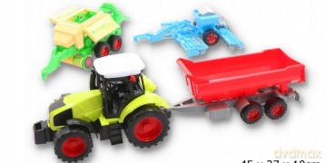 Traktor z maszynami rolniczymi