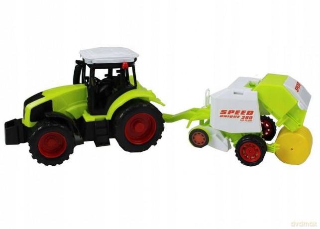 Traktor Z Maszyną Rolniczą