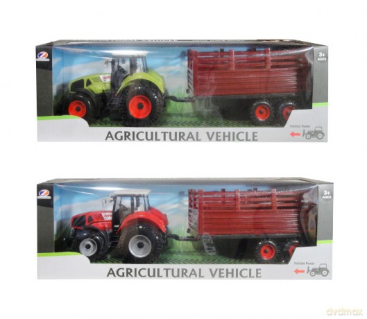 Traktor z przyczepa dźwię