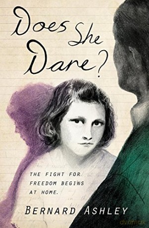 Does She Dare (Fiction Troika) [KSIĄŻKA]