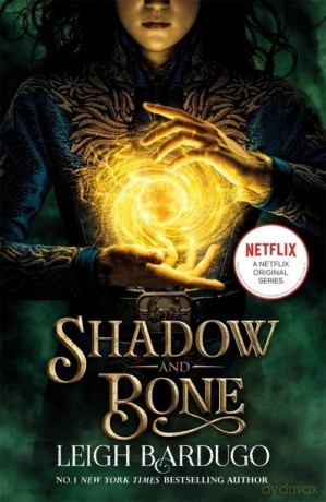 Shadow and Bone - Leigh Bardugo [KSIĄŻKA]