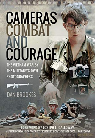 Cameras, Combat and Courage: The Vietnam War - Dan Brookes [KSIĄŻKA]