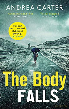 The Body Falls (Inishowen Mysteries) - Andrea Carter [KSIĄŻKA]