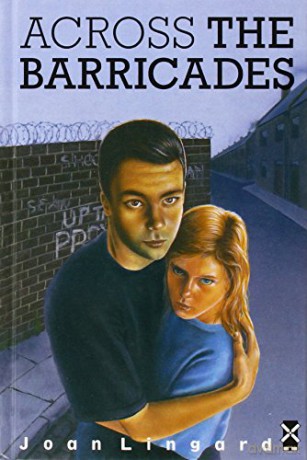 Across The Barricades (New Windmills KS3) - Joan Lingard [KSIĄŻKA]