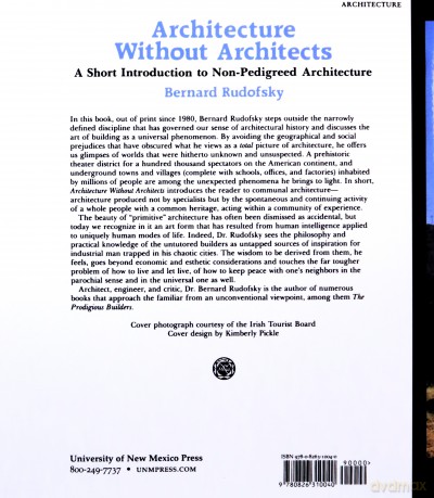 Architecture Without Architects: A Short Introduction to Non-Pedigreed Architecture - Bernard Rudofsky [KSIĄŻKA]