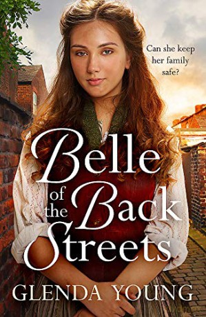 Belle of the Back Streets: A powerful, heartwarming saga - Glenda Young [KSIĄŻKA]