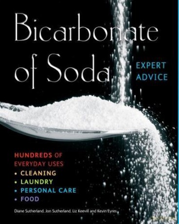 Bicarbonate of Soda: Hundreds of Everyday Uses (Complete Practical Handbook) - Diane Sutherland [KSIĄŻKA]