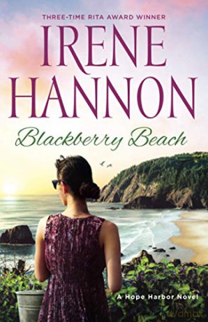 Blackberry Beach: A Hope Harbor Novel [KSIĄŻKA]