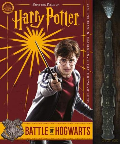 The Battle of Hogwarts and the Magic Used to Defend It (Harry Potter) (book and wand set) [KSIĄŻKA]