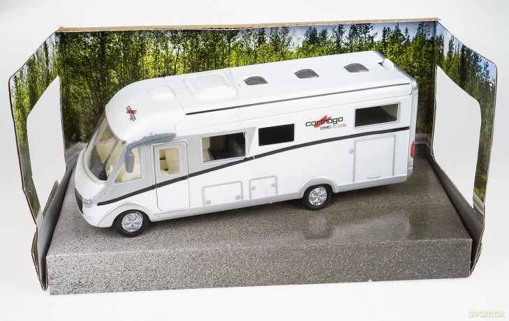 Auto Camper Carthago ze światłem