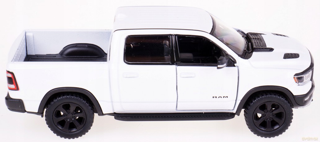 Auto Dodge Ram 1500 2019 napęd metal
