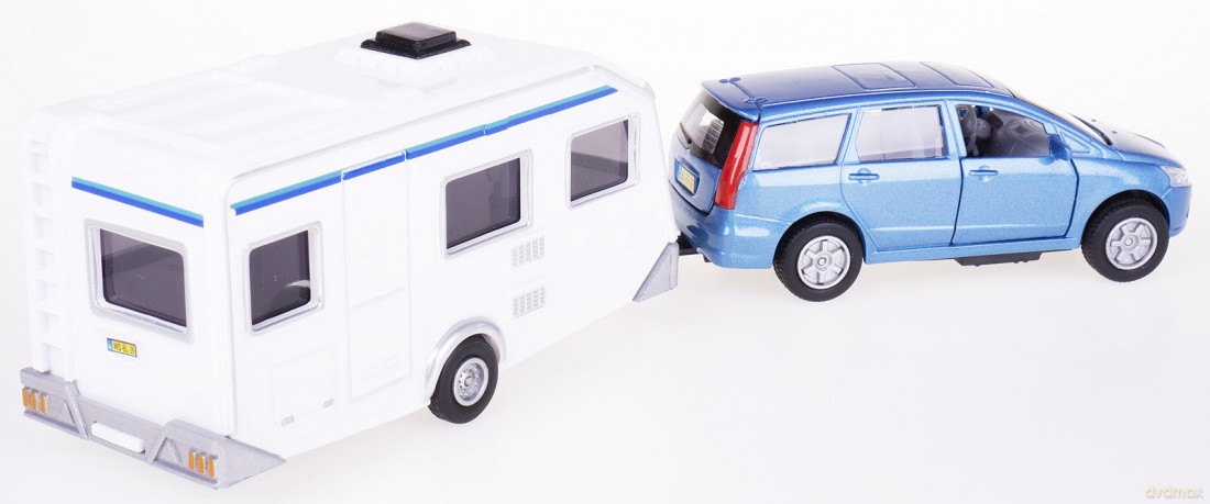 Auto z przyczepą Camping