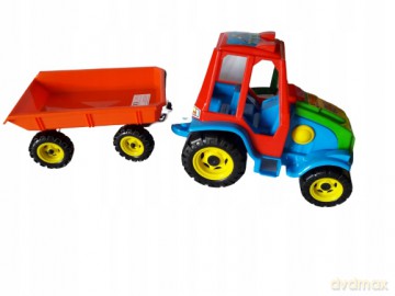 Traktor z przyczepą