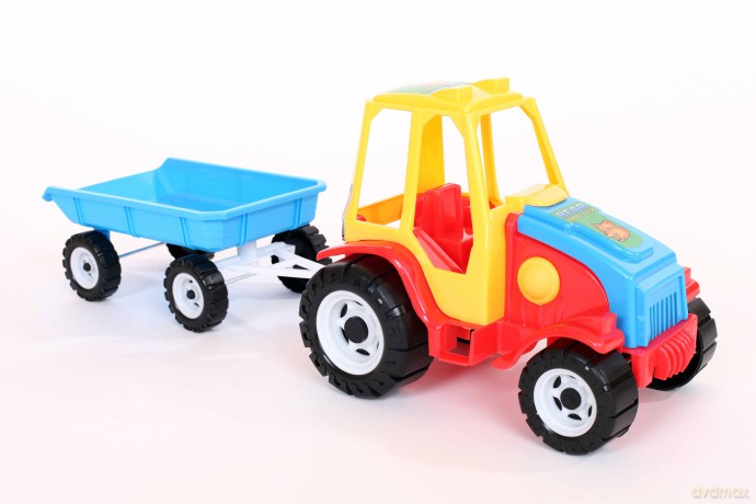 Traktor z przyczepą