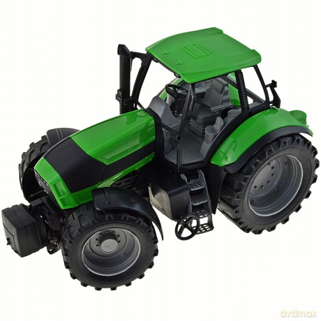 Traktor z przyczepą