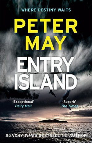 Entry Island: Winner of the ITV Specsavers Best Crime Thriller Read of the Year - Peter May [KSIĄŻKA]