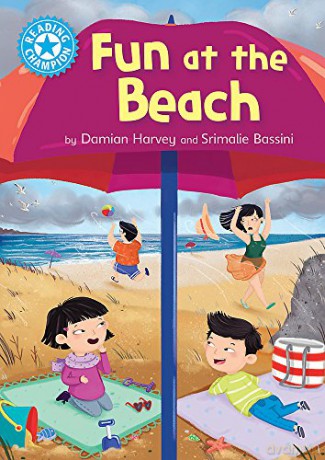 Fun at the Beach: Independent Reading Blue 4 Reading Champion - Damian Harvey [KSIĄŻKA]