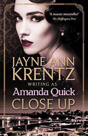Close Up: Escape To The Glittering Golden Age Of 1930S Hollywood - Amanda Quick [KSIĄŻKA]