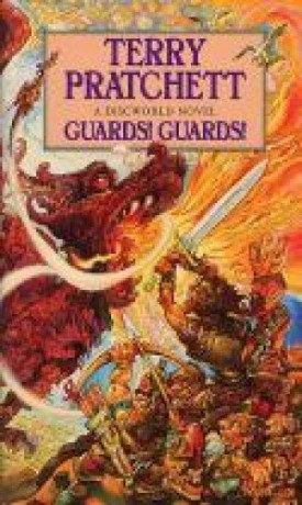 Guards! Guards!: Discworld Novel 8: the bestseller that inspired BBC's The Watch Discworld Novels - Terry Pratchett [KSIĄŻKA]