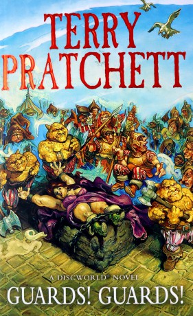 Guards! Guards!: Discworld Novel 8: the bestseller that inspired BBC's The Watch Discworld Novels - Terry Pratchett [KSIĄŻKA]