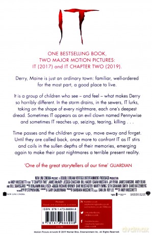 IT: The classic book from Stephen King with a new film tie-in cover to IT: CHAPTER 2, due for release September 2019 - Stephen King [KSIĄŻKA]